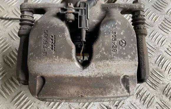 Mercedes-Benz C W205 Front brake caliper