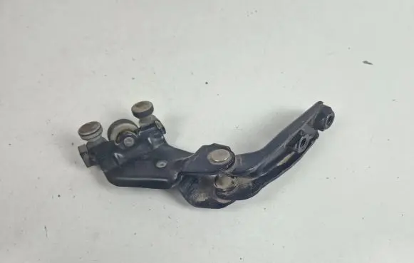 Volkswagen Caddy Sliding door middle roller runner 2K0843336A