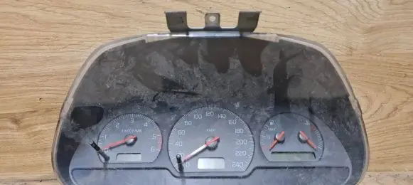 Volvo S40, V40 Speedometer (instrument cluster) 30889706