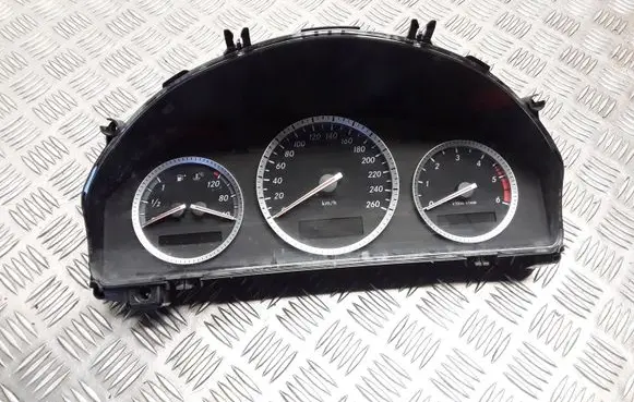 Mercedes-Benz C W204 Speedometer (instrument cluster) A2045404248 A2C53245324 A2C53244900