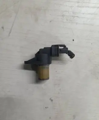 Mercedes-Benz E W211 Camshaft position sensor A0031539728