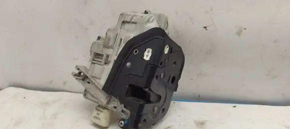 Audi A6 S6 C6 4F Front door lock 4F1837016