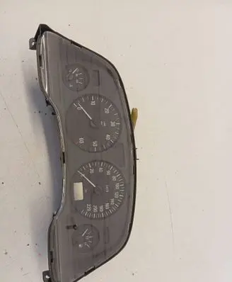 Opel Zafira A Speedometer (instrument cluster) 110080208002 24461749