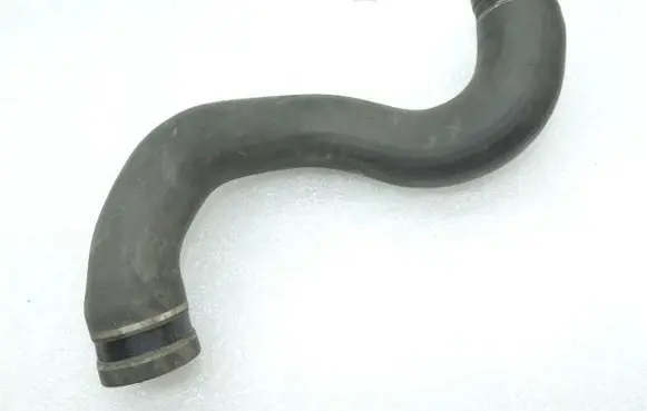 Coolant pipe/hose