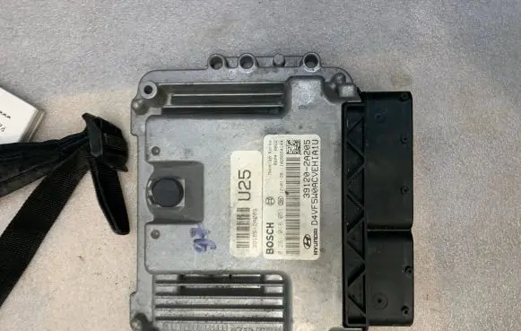 Hyundai i40 Engine control unit/module 391202A205 0281018051