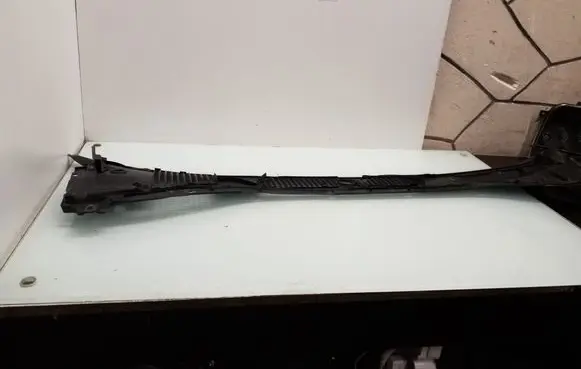 Toyota Avensis T220 Wiper trim 5578105040