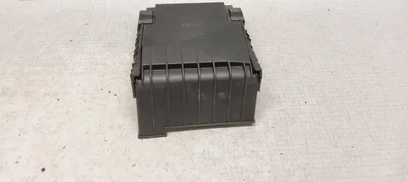 Volkswagen Caddy Fuse box cover 1K0937132F 014189871 017180061
