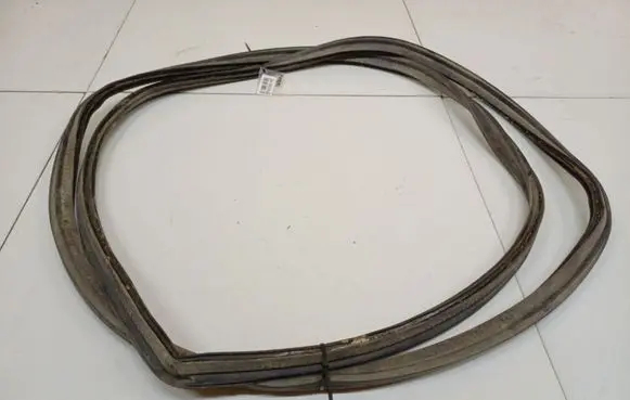 Subaru B9 Tribeca Trunk rubber seal (body) 