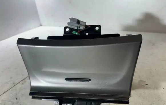 Jeep Grand Cherokee Glove box central console X90029100AN 20171031 0138822