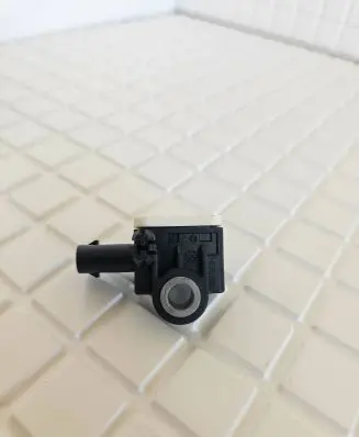 Jeep Grand Cherokee Airbag deployment crash/impact sensor A1668210151 56054085AA
