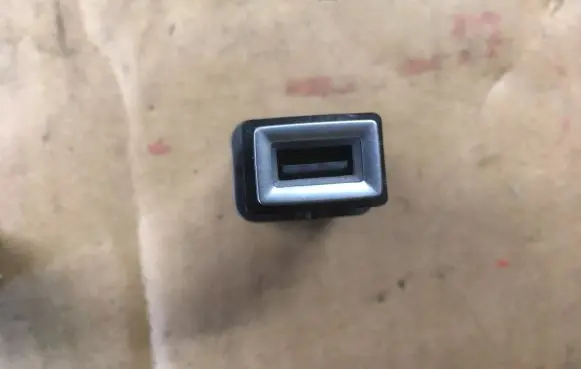USB socket connector