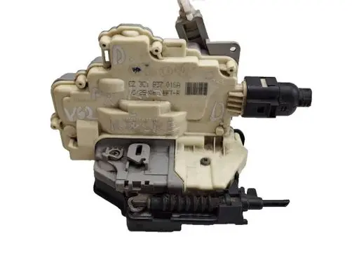 Audi A4 S4 B6 8E 8H Front door lock 3C1837016A