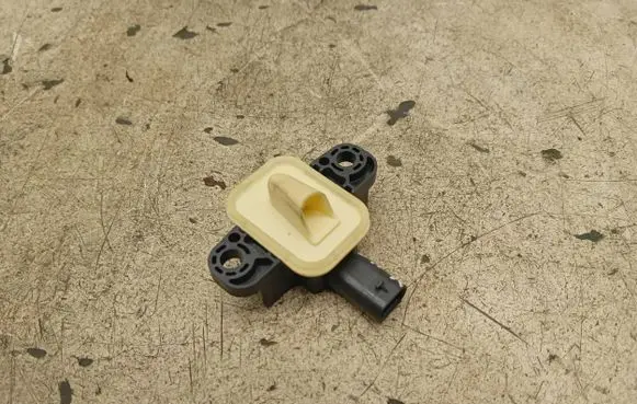 Mercedes-Benz GL X166 Airbag deployment crash/impact sensor A1668210351 56054084AA