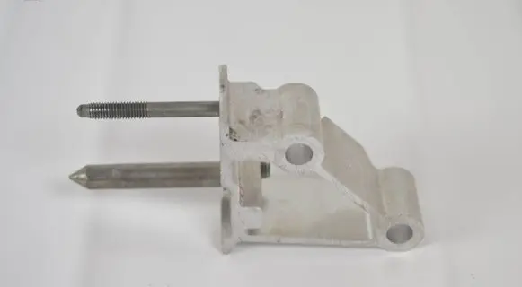 Volkswagen Golf V Engine mounting bracket 1K1857822