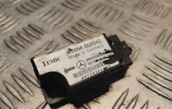 Mercedes-Benz E W210 Airbag deployment crash/impact sensor 0018205626