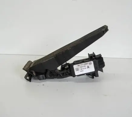 Volkswagen Golf VI Accelerator throttle pedal 1K1721503P