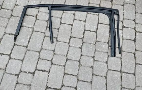 Renault Megane IV Rubber seal rear door 5O5P5L5E5X1709