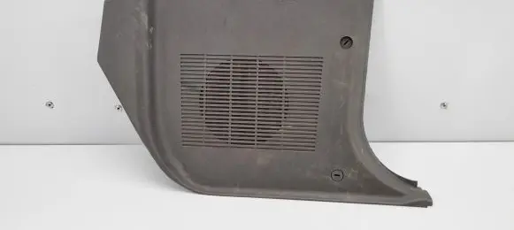 Foot area side trim