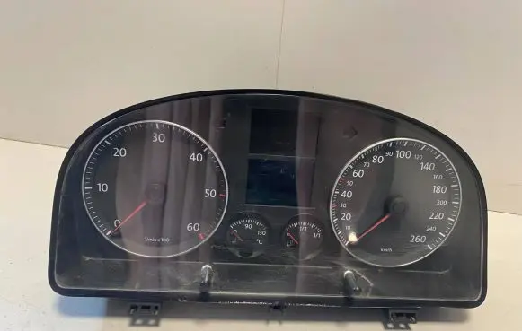Volkswagen Touran I Speedometer (instrument cluster) 1T0920860G V3350110 VWZ7Z0C8780506