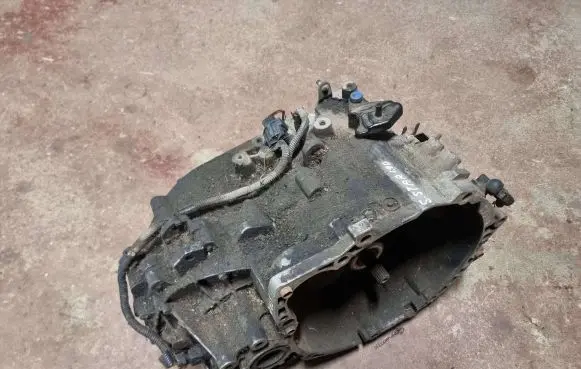 Mitsubishi Space Star Manual 5 speed gearbox 1023625