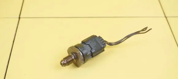 Ford Kuga II Fuel pressure sensor DS7G9F972EA M8MA
