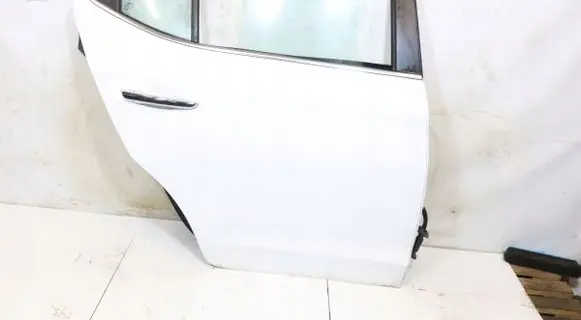 Hyundai Elantra VI Rear door 