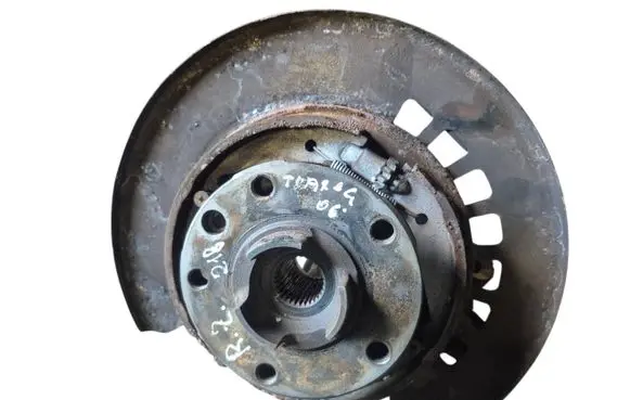 Volkswagen Touareg I Rear wheel hub 7L0505438B