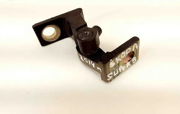 Skoda Superb B6 (3T) Rear door upper hinge 5N0831402