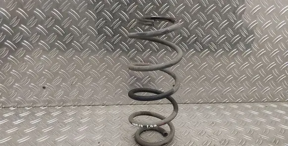 Toyota Yaris Rear coil spring 