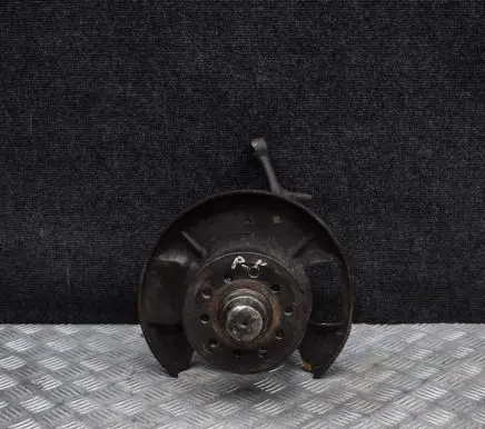 Mercedes-Benz SLC C107 Front wheel hub 1073320001
