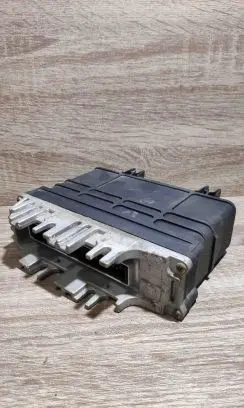 Volkswagen Golf III Engine control unit/module ECU 032906026a 0261200764