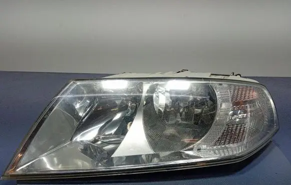 Skoda Octavia Mk2 (1Z) Headlight/headlamp 20-A670