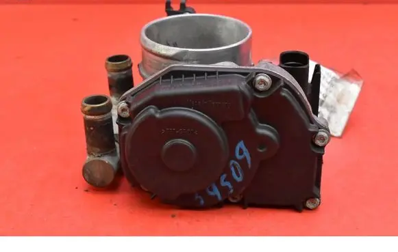 Volkswagen PASSAT B5 Throttle body valve 058133063H