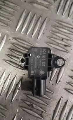 Volkswagen Eos Airbag deployment crash/impact sensor 1q0955557