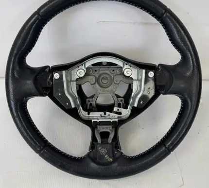 Nissan Juke I F15 Steering wheel