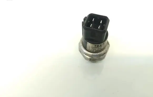 Volkswagen PASSAT B5 Air conditioning (A/C) pressure sensor 8D0959482B TDP302QADG2