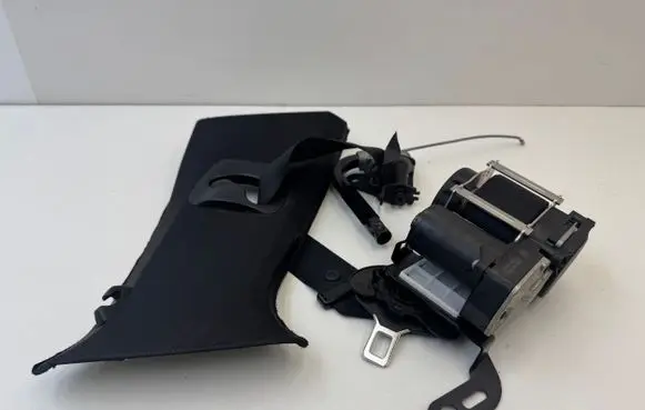 BMW 5 F10 F11 Front seatbelt 628460700D
