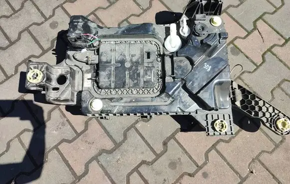 Peugeot 308 AdBlue liquid reservoir 9815111480