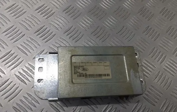 Ford Focus Other devices 8S4T-18C963-AG