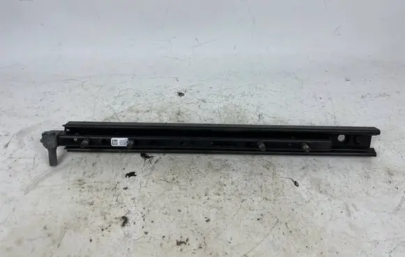 Maserati Ghibli Front driver seat rail L0330612