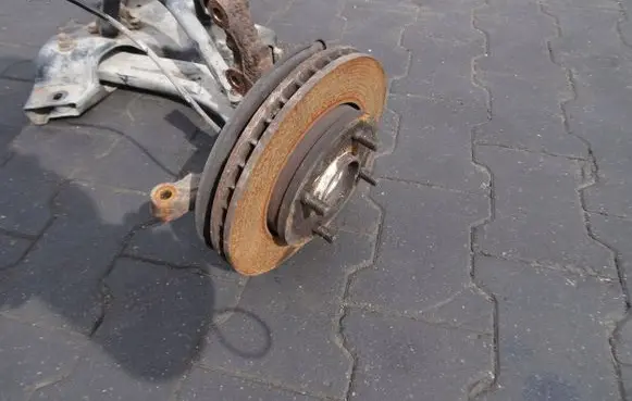 Mitsubishi Colt Front wheel hub