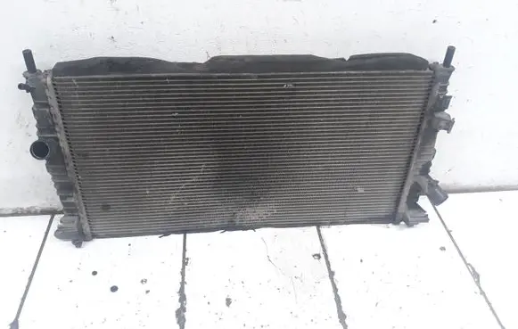 Ford Focus C-MAX Coolant radiator 3M5H8005