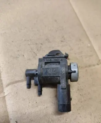 Volkswagen Tiguan Turbo solenoid valve 1K0906283A XL12