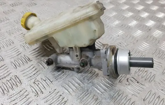Master brake cylinder