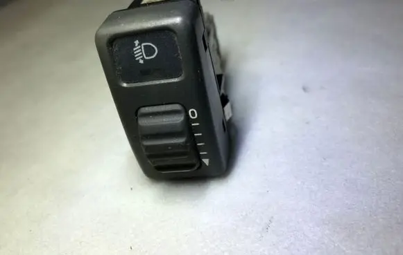 Volvo S70 V70 V70 XC Headlight level height control switch 9162960 00W02K