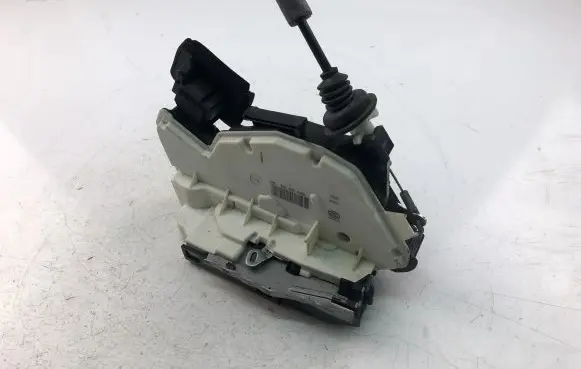 Skoda Rapid (NH) Coupe door lock (next to the handle) 5E0839016A