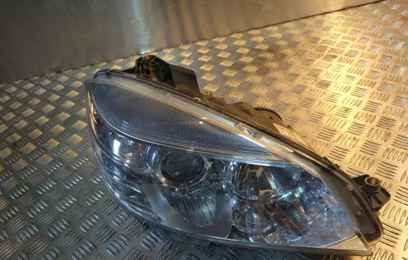 Mercedes-Benz C W204 Headlight/headlamp A2049065403 0301234604