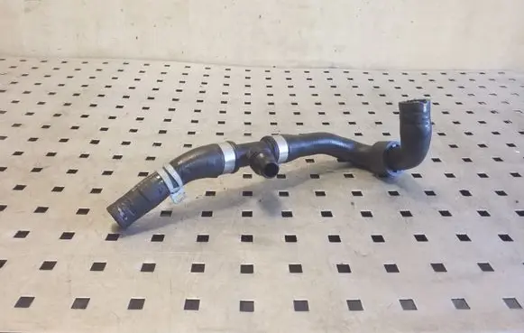Volvo XC90 Engine coolant pipe/hose 32138615