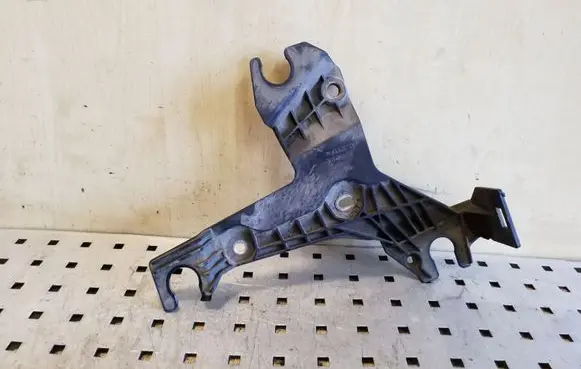 Volvo S60 Air filter cleaner box bracket assembly 30636575