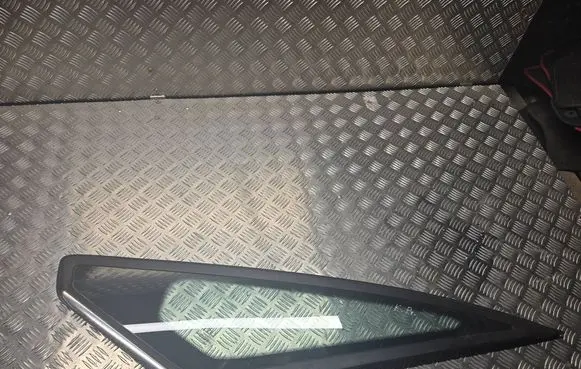 Ford Galaxy Front triangle window/glass 43R001605